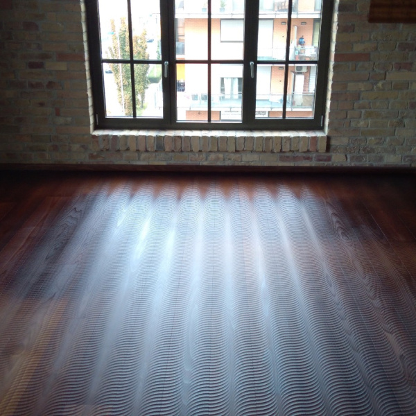 Trópusi egzóta parketta olajozása