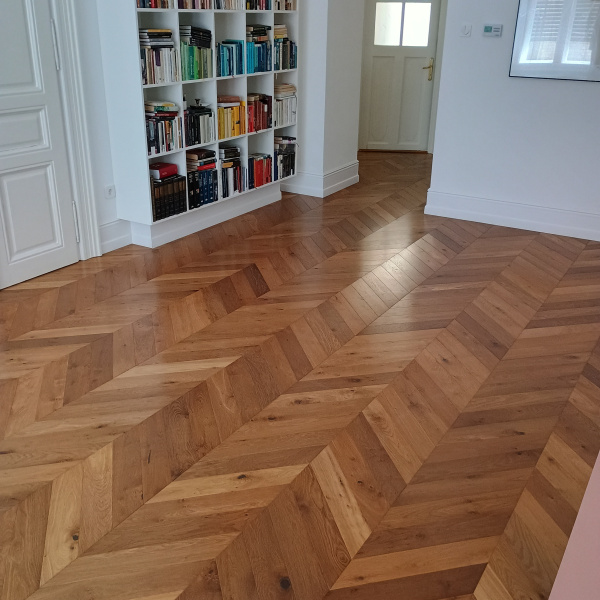 Chevron Tamburello füstölt tölgy